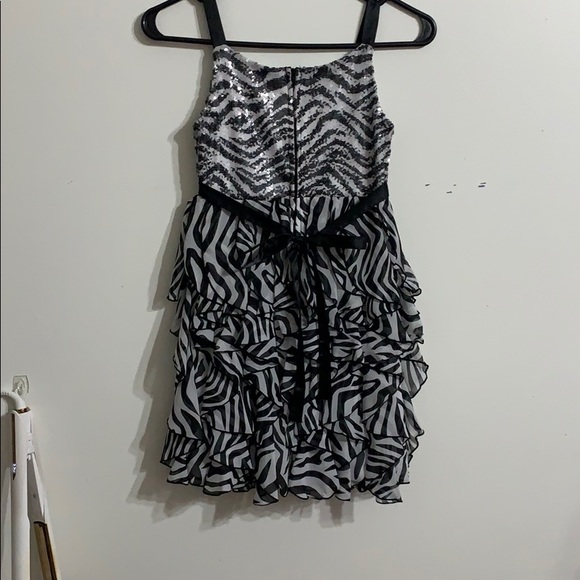 Homecoming dress - Picture 2 of 2